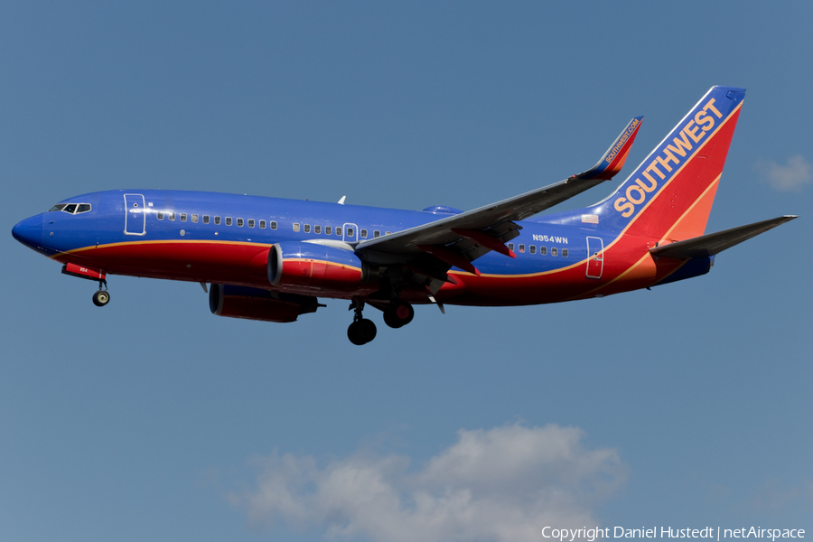 Southwest Airlines Boeing 737-7H4 (N954WN) | Photo 446850