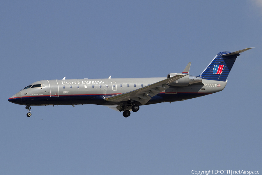 United Express (SkyWest Airlines) Bombardier CRJ-200LR (N956SW) | Photo 336555