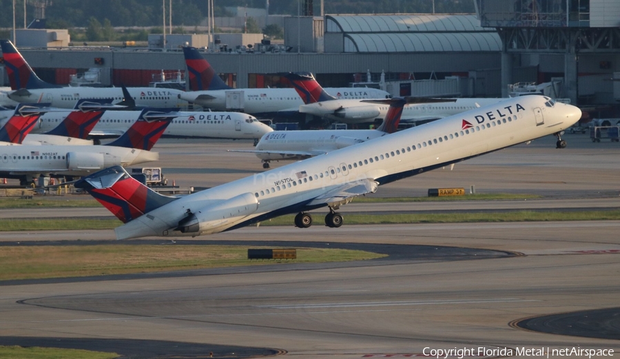 Delta Air Lines McDonnell Douglas MD-88 (N957DL) | Photo 300132