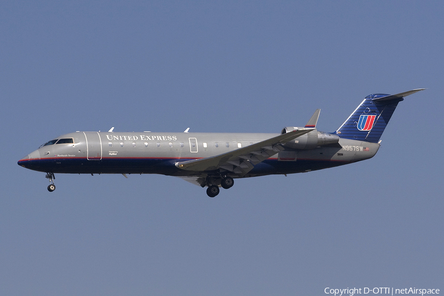 United Express (SkyWest Airlines) Bombardier CRJ-200LR (N957SW) | Photo 279444