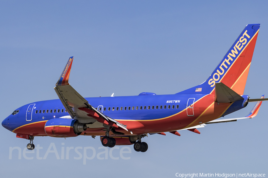 Southwest Airlines Boeing 737-7H4 (N957WN) | Photo 396873