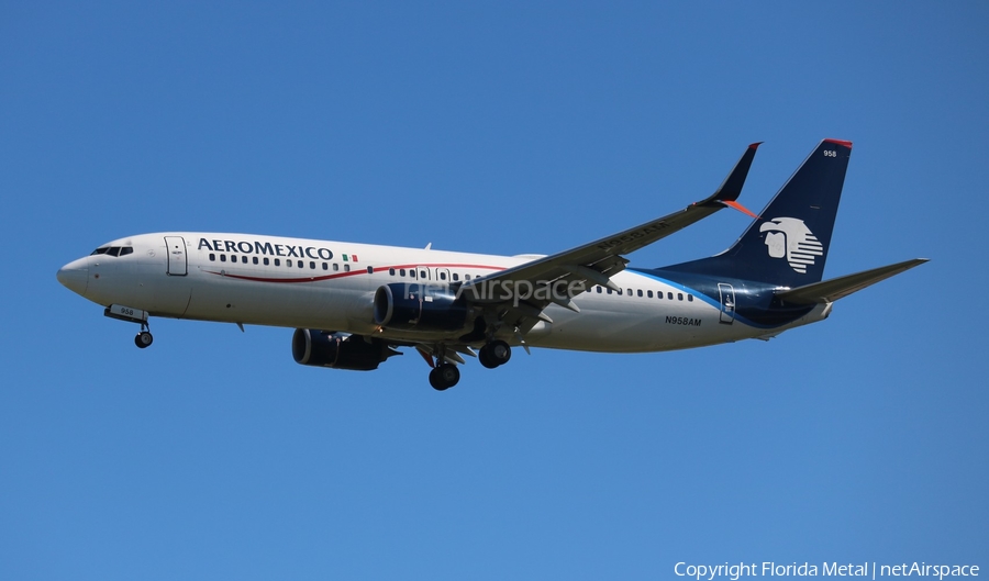 AeroMexico Boeing 737-852 (N958AM) | Photo 322778