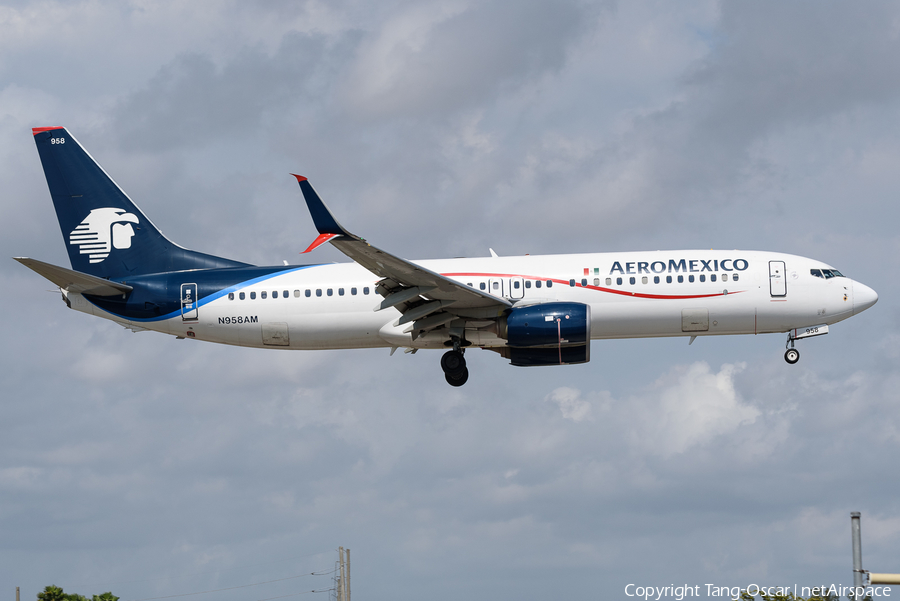 AeroMexico Boeing 737-852 (N958AM) | Photo 453006