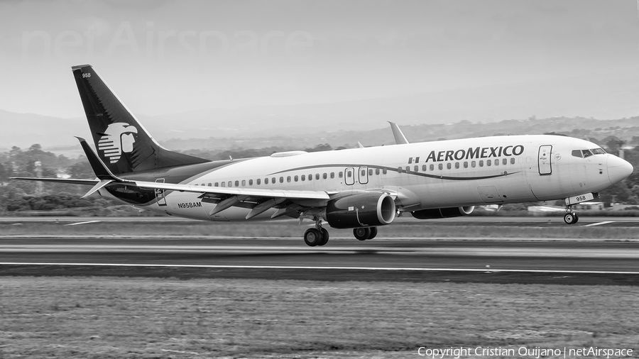 AeroMexico Boeing 737-852 (N958AM) | Photo 164840