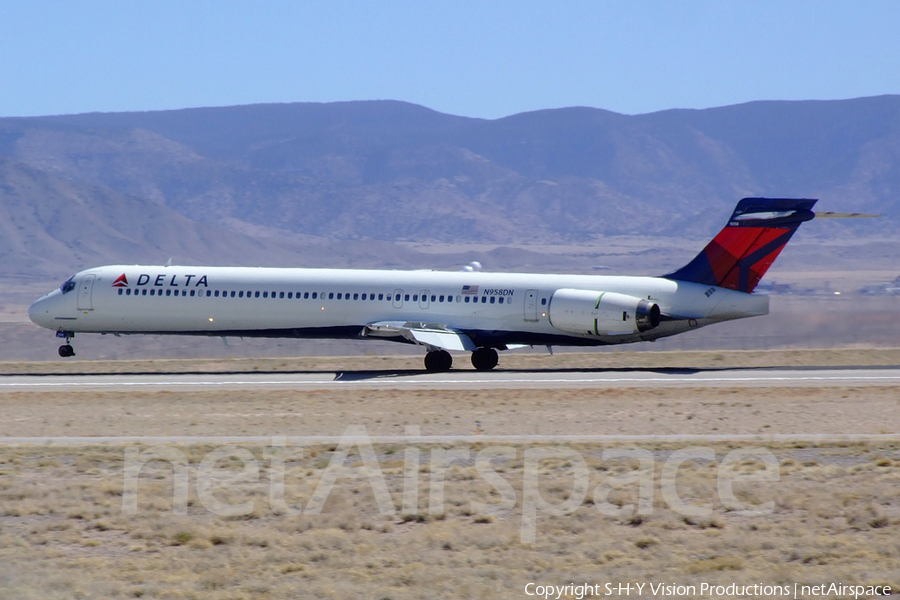 Delta Air Lines McDonnell Douglas MD-90-30 (N958DN) | Photo 5869