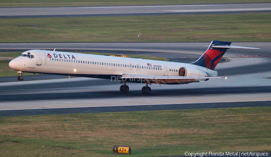 Delta Air Lines McDonnell Douglas MD-90-30 (N958DN) | Photo 322785