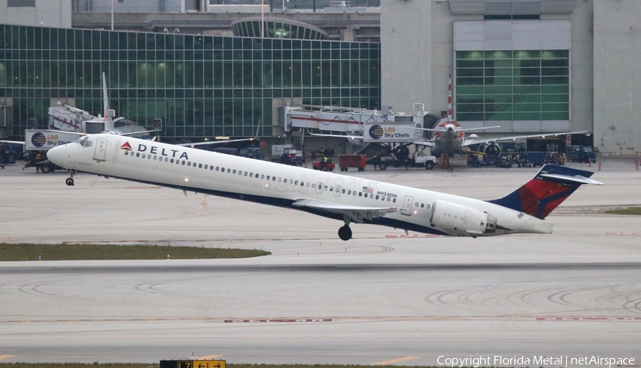 Delta Air Lines McDonnell Douglas MD-90-30 (N958DN) | Photo 322784