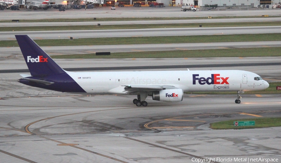 FedEx Boeing 757-236(SF) (N958FD) | Photo 302079