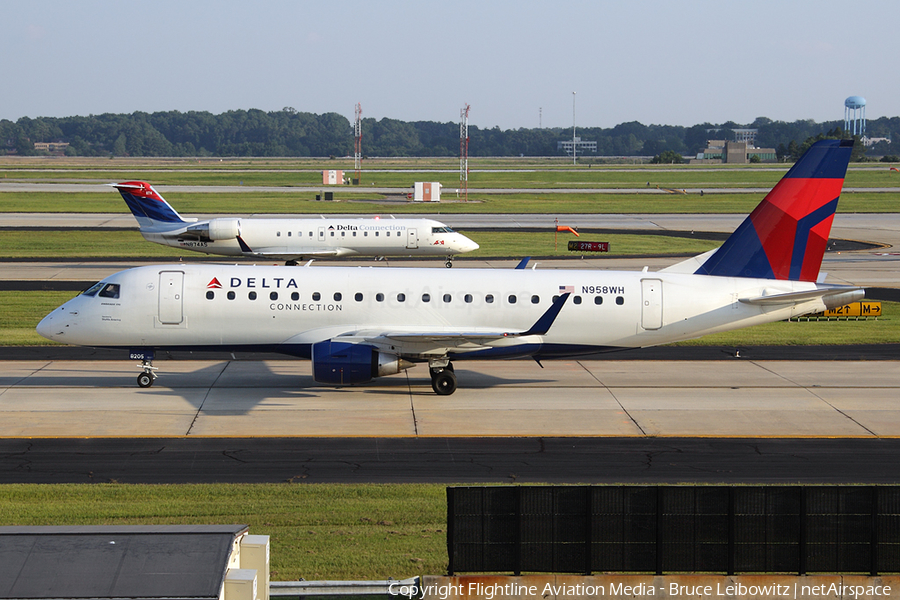 Delta Connection (Shuttle America) Embraer ERJ-175LR (ERJ-170-200LR) (N958WH) | Photo 89054