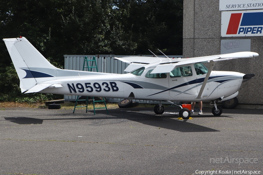(Private) Cessna 172RG Cutlass (N9593B) | Photo 630407