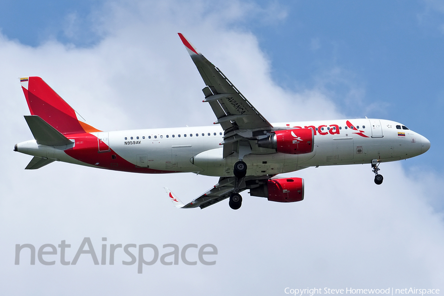Avianca Airbus A320-214 (N959AV) | Photo 671026