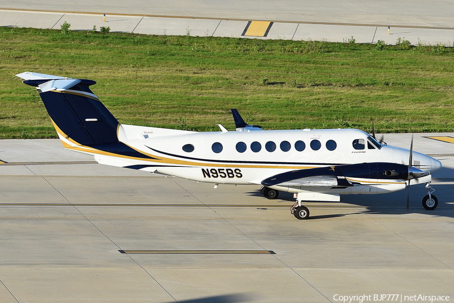 (Private) Beech King Air 350i (N95BS) | Photo 446376