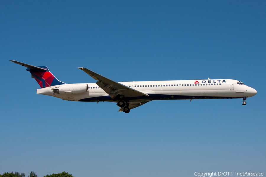 Delta Air Lines McDonnell Douglas MD-88 (N960DL) | Photo 386192