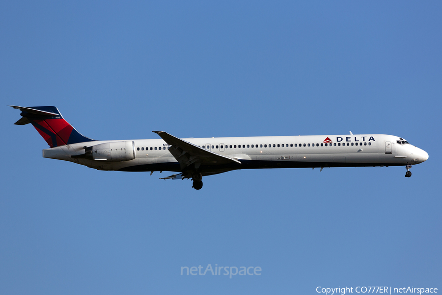 Delta Air Lines McDonnell Douglas MD-90-30 (N960DN) | Photo 420818