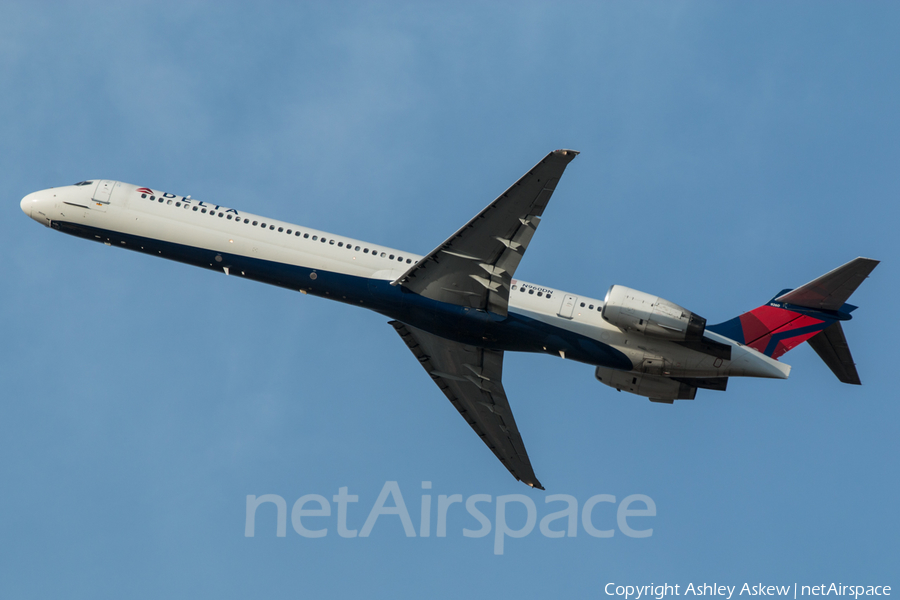 Delta Air Lines McDonnell Douglas MD-90-30 (N960DN) | Photo 66486