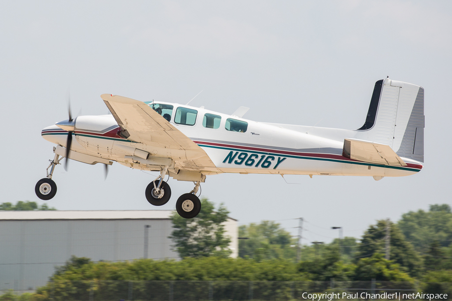 (Private) Beech D50E Twin Bonanza (N9616Y) | Photo 406406