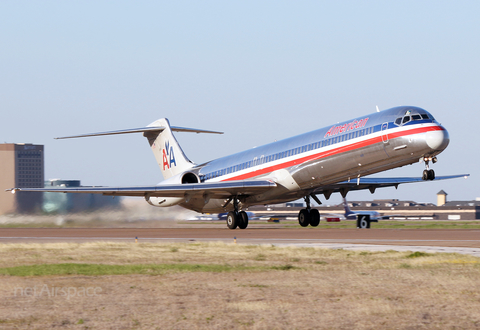 American Airlines McDonnell Douglas MD-82 (N9619V) at  Dallas/Ft. Worth - International, United States