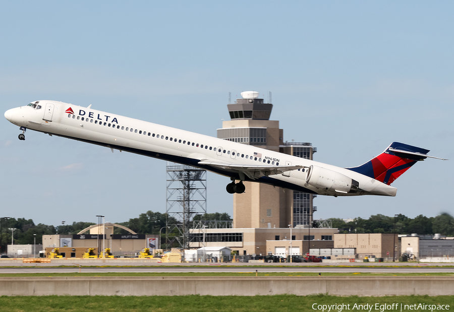 Delta Air Lines McDonnell Douglas MD-90-30 (N961DN) | Photo 403366