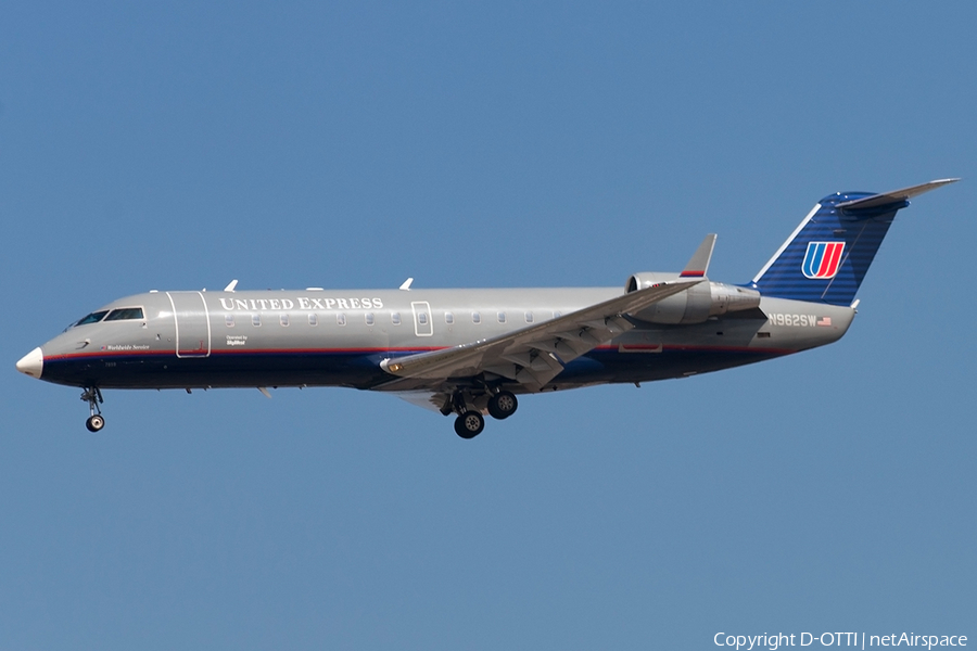 United Express (SkyWest Airlines) Bombardier CRJ-200LR (N962SW) | Photo 181697