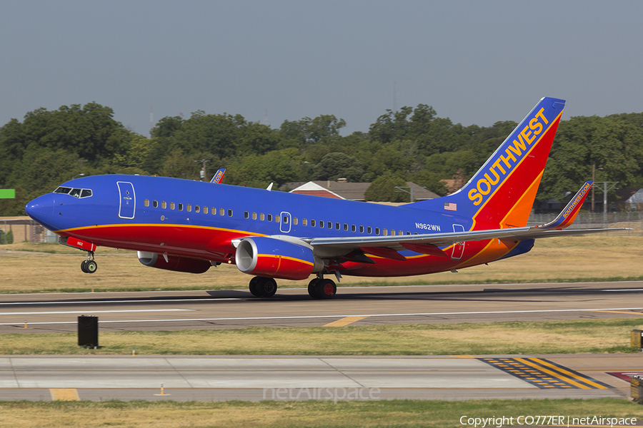 Southwest Airlines Boeing 737-7H4 (N962WN) | Photo 8129