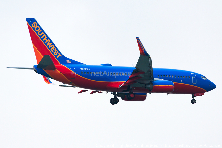 Southwest Airlines Boeing 737-7H4 (N962WN) | Photo 92057