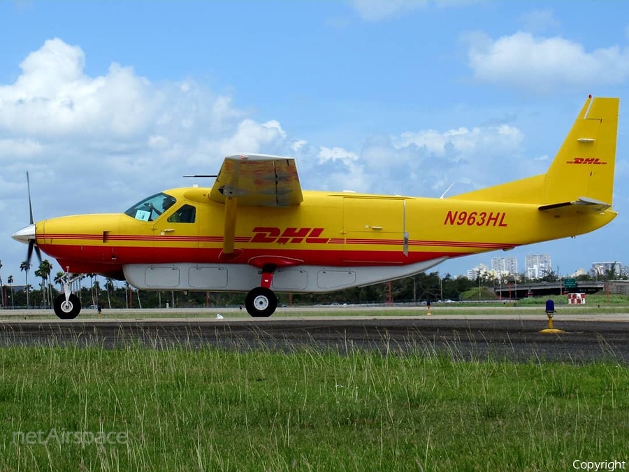 DHL (Kingfisher Air Services) Cessna 208B Super Cargomaster (N963HL) | Photo 244295