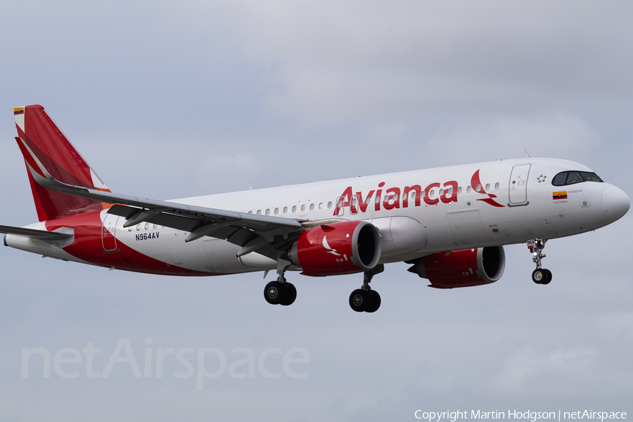 Avianca Airbus A320-251N (N964AV) | Photo 615060