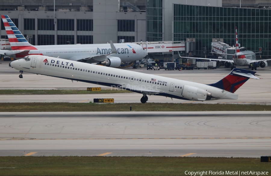Delta Air Lines McDonnell Douglas MD-90-30 (N964DN) | Photo 323396