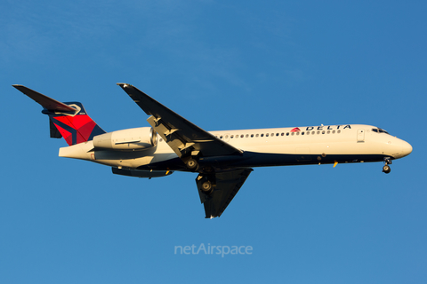 Delta Air Lines Boeing 717-2BD (N965AT) at  Seattle/Tacoma - International, United States