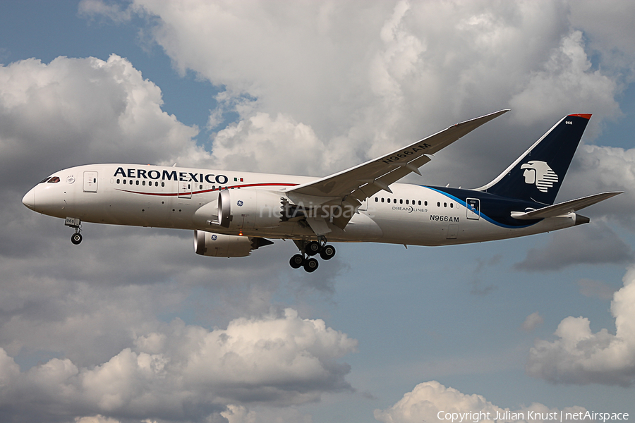 AeroMexico Boeing 787-8 Dreamliner (N966AM) | Photo 89154