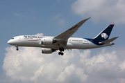 AeroMexico Boeing 787-8 Dreamliner (N966AM) at  London - Heathrow, United Kingdom