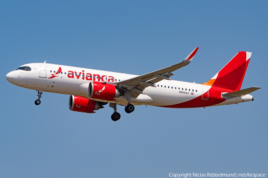 Avianca Airbus A320-251N (N966AV) | Photo 677484