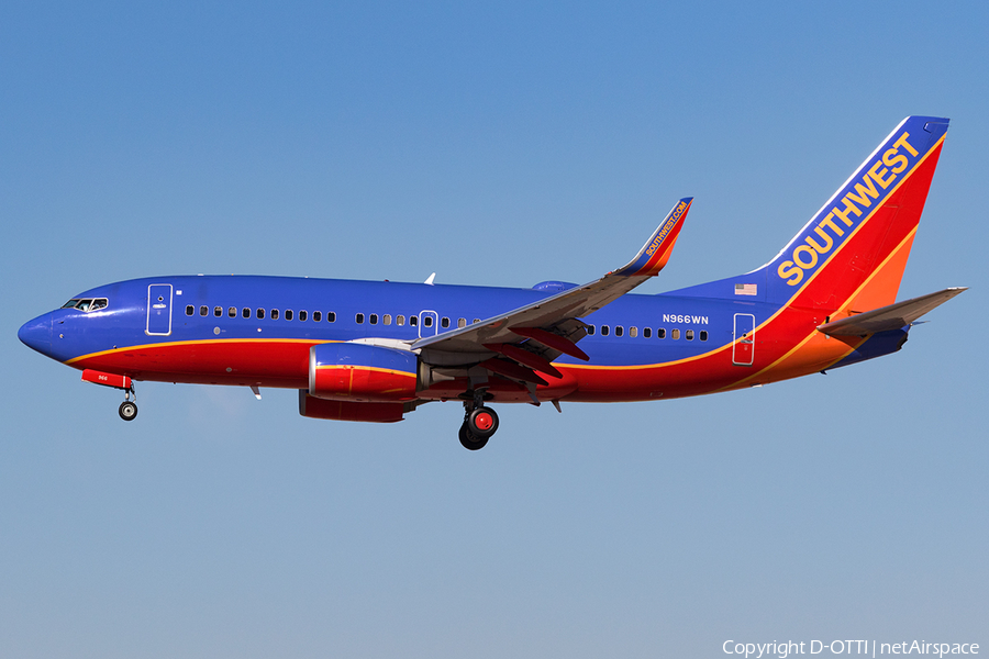 Southwest Airlines Boeing 737-7H4 (N966WN) | Photo 141672