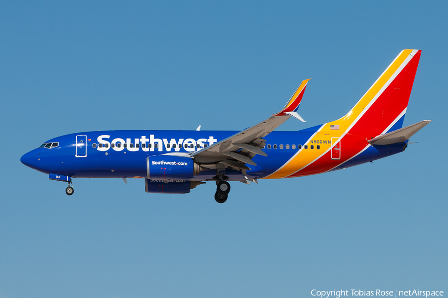 Southwest Airlines Boeing 737-7H4 (N966WN) | Photo 297054