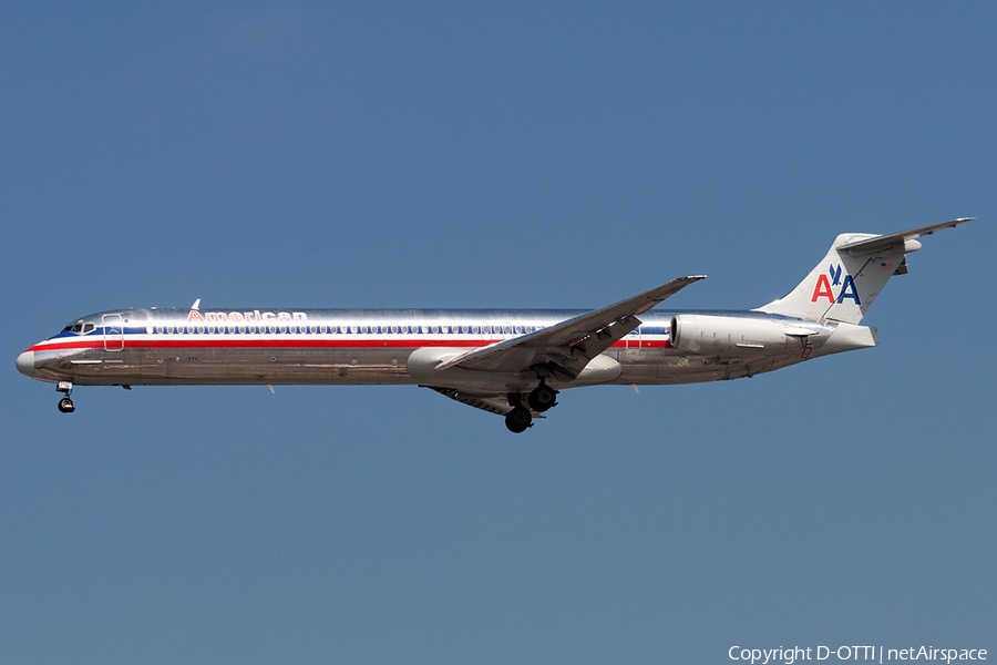 American Airlines McDonnell Douglas MD-83 (N9677W) | Photo 181692