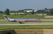 American Airlines McDonnell Douglas MD-83 (N9677W) at  St. Louis - Lambert International, United States