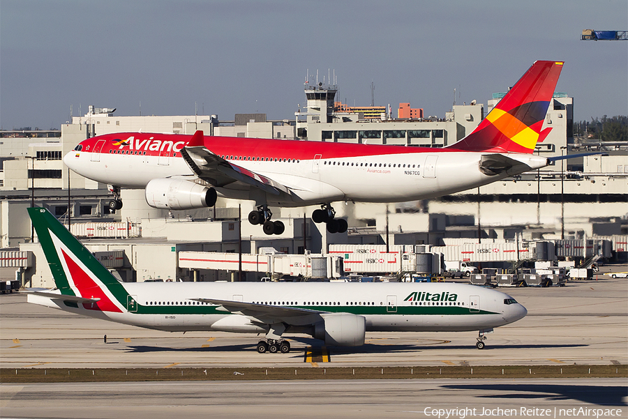 Avianca Airbus A330-243 (N967CG) | Photo 38870
