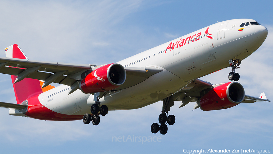 Avianca Airbus A330-243 (N968AV) | Photo 136511
