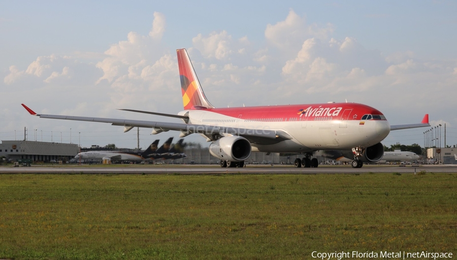 Avianca Airbus A330-243 (N968AV) | Photo 297228