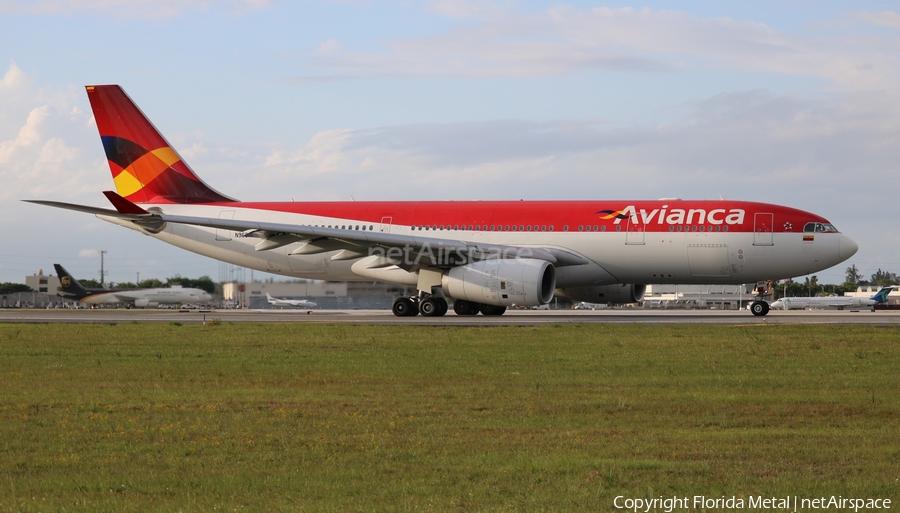 Avianca Airbus A330-243 (N968AV) | Photo 323458