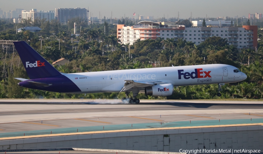 FedEx Boeing 757-28A(SF) (N969FD) | Photo 358190