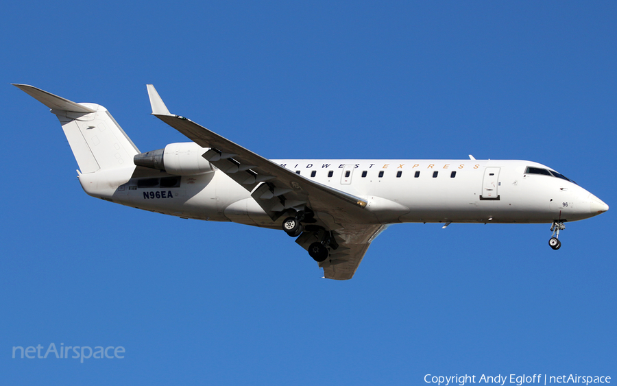 Elite Airways Bombardier CRJ-200ER (N96EA) | Photo 366473