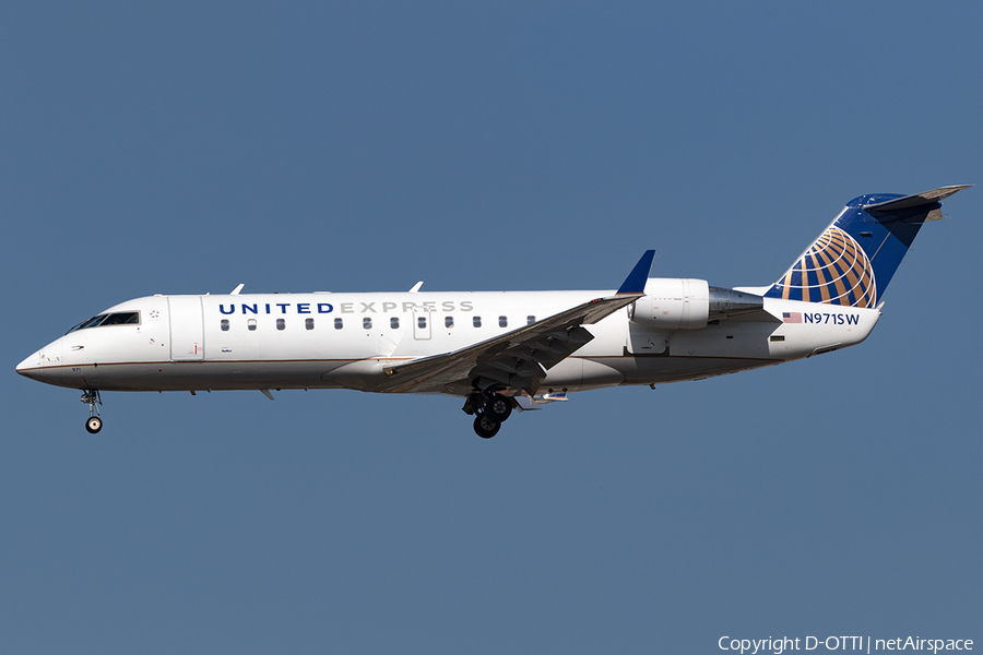 United Express (SkyWest Airlines) Bombardier CRJ-200LR (N971SW) | Photo 143987