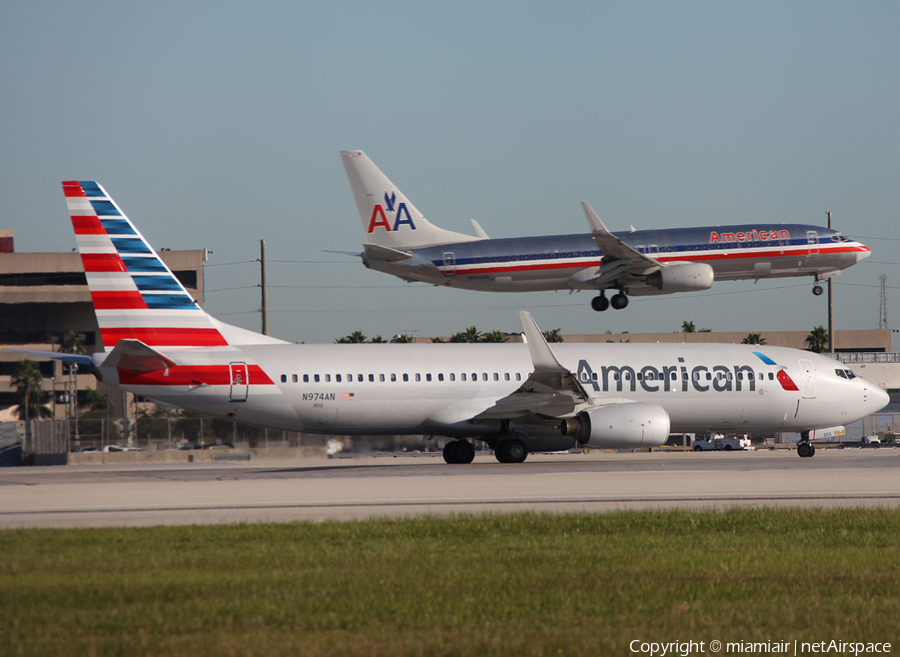 American Airlines Boeing 737-823 (N974AN) | Photo 32780