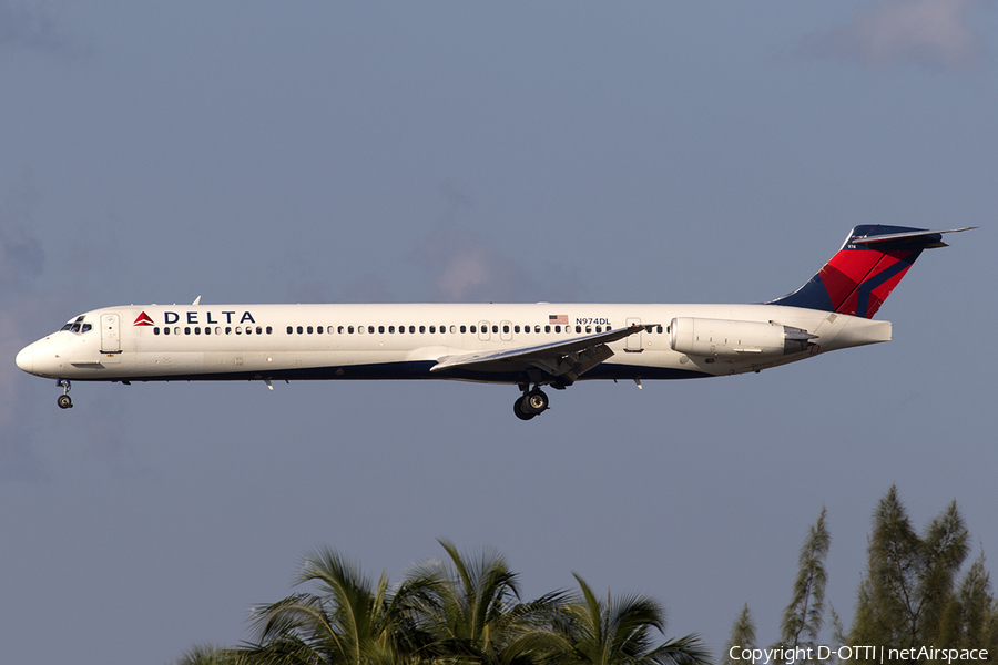 Delta Air Lines McDonnell Douglas MD-88 (N974DL) | Photo 534064