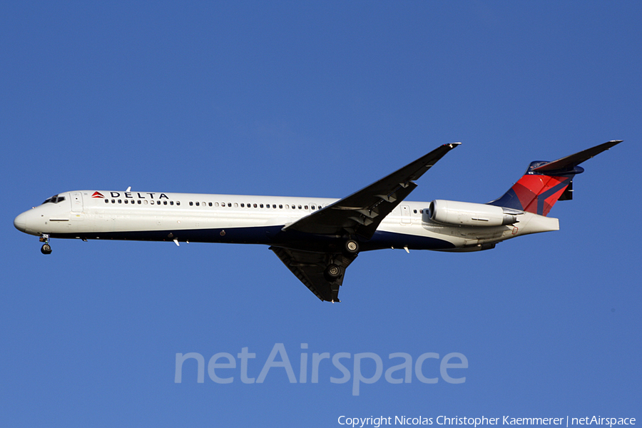 Delta Air Lines McDonnell Douglas MD-88 (N974DL) | Photo 127057