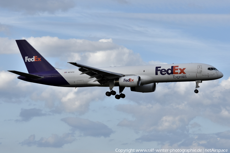 FedEx Boeing 757-2Y0(SF) (N974FD) | Photo 530945