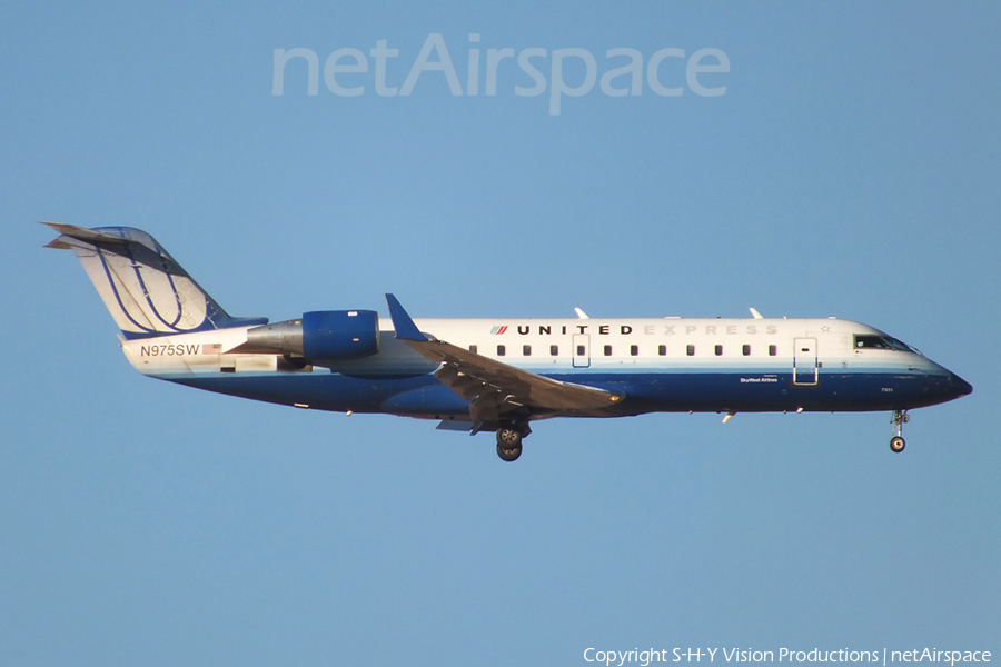 United Express (SkyWest Airlines) Bombardier CRJ-200LR (N975SW) | Photo 18325