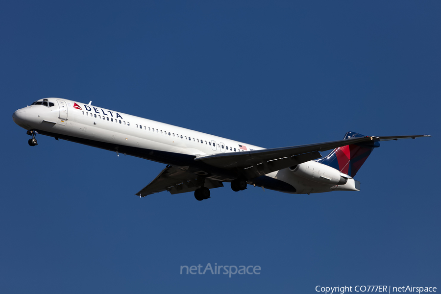 Delta Air Lines McDonnell Douglas MD-88 (N977DL) | Photo 479525