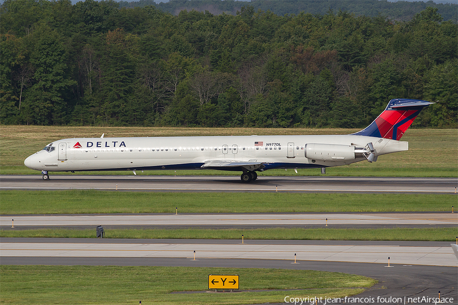 Delta Air Lines McDonnell Douglas MD-88 (N977DL) | Photo 188092